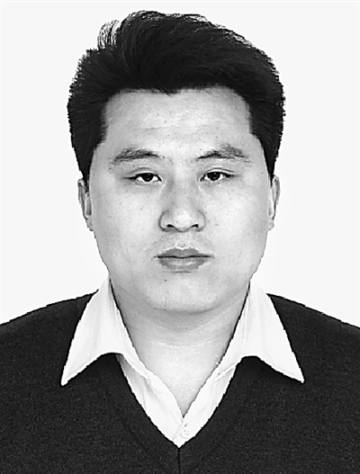 我被男的脱了<em>胸罩和内裤</em>他就把我的衣服扔进男